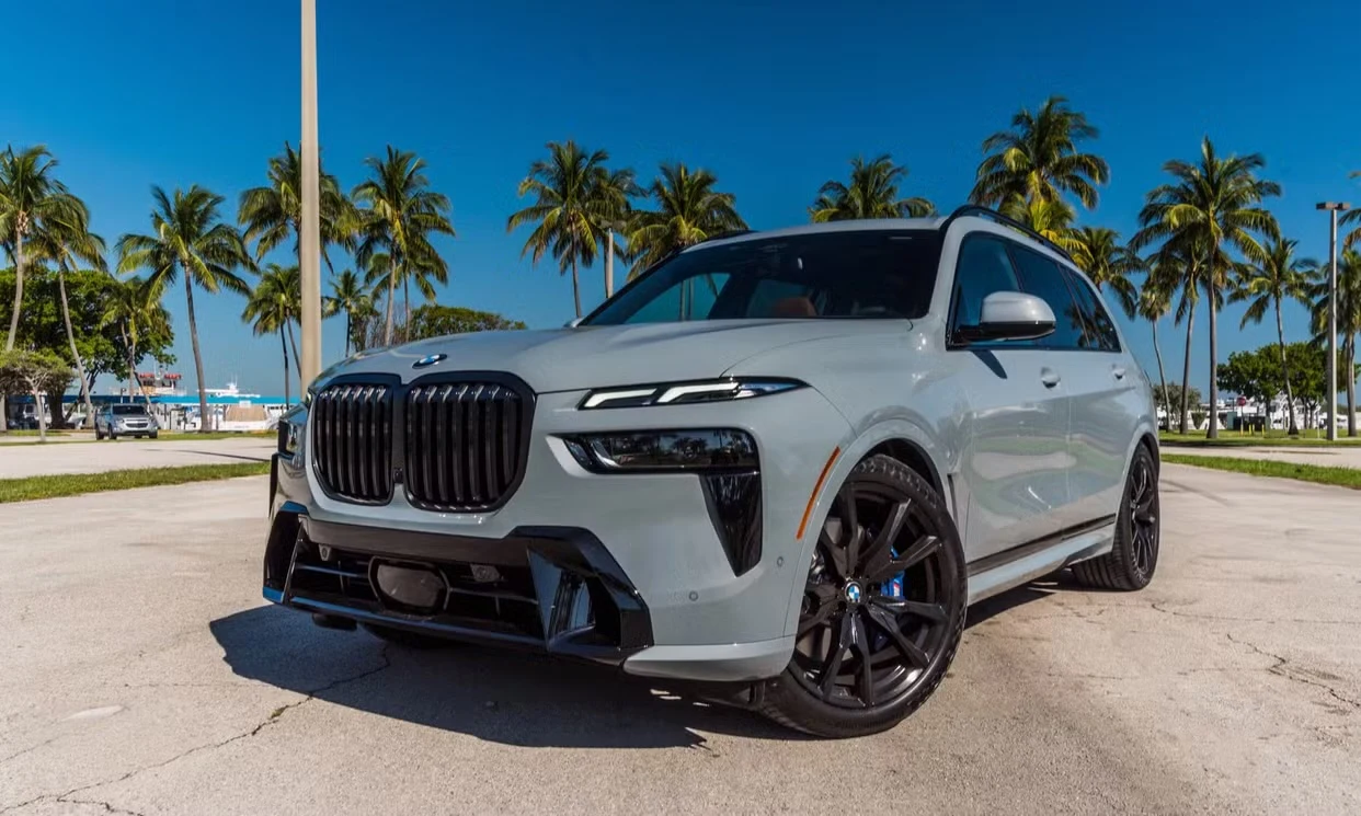 BMW X7 — SUV